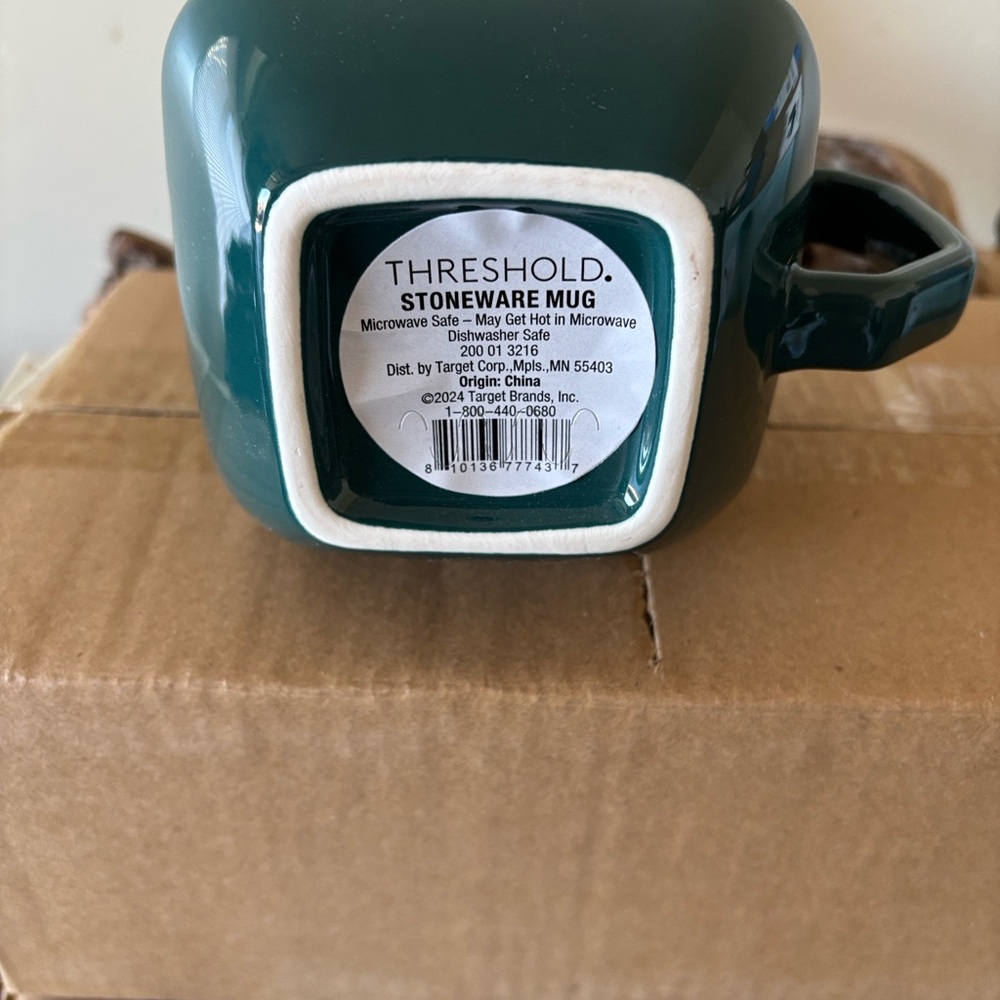 Elegant Teal Mug with Gold Rim - Picture 3 of 3